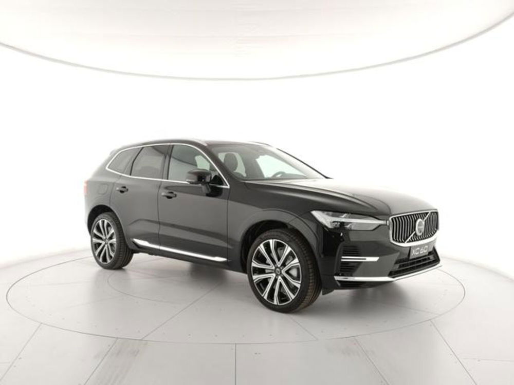 Volvo XC60 nuova a Modena (6)