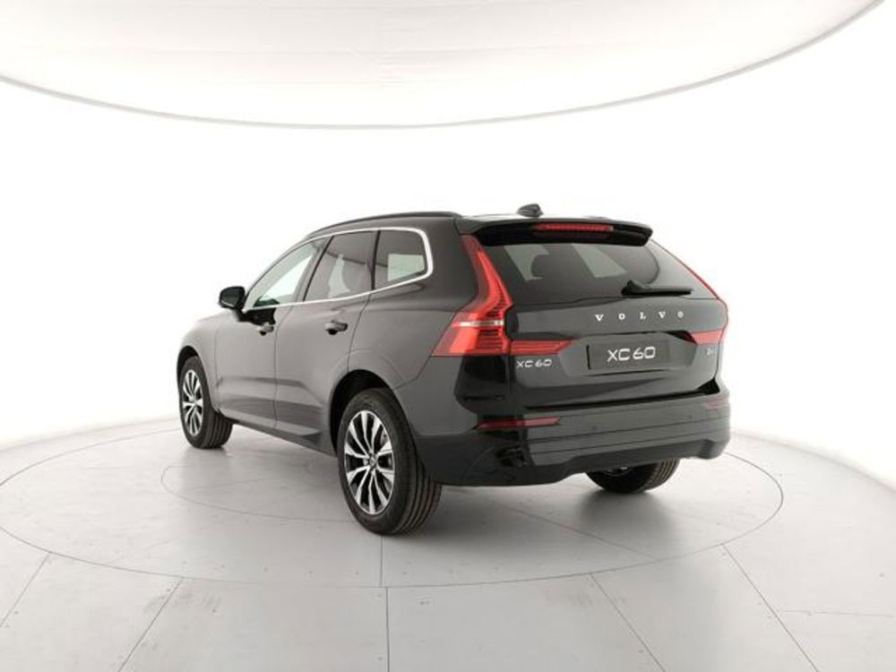 Volvo XC60 nuova a Modena (3)