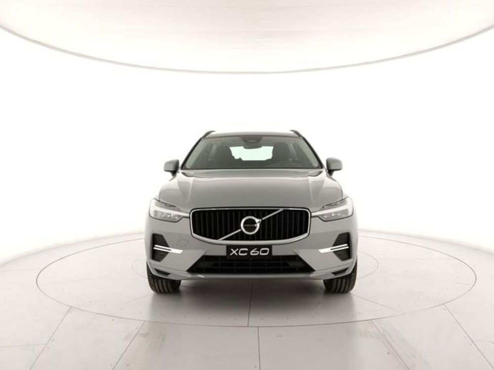 Volvo XC60 nuova a Modena (7)