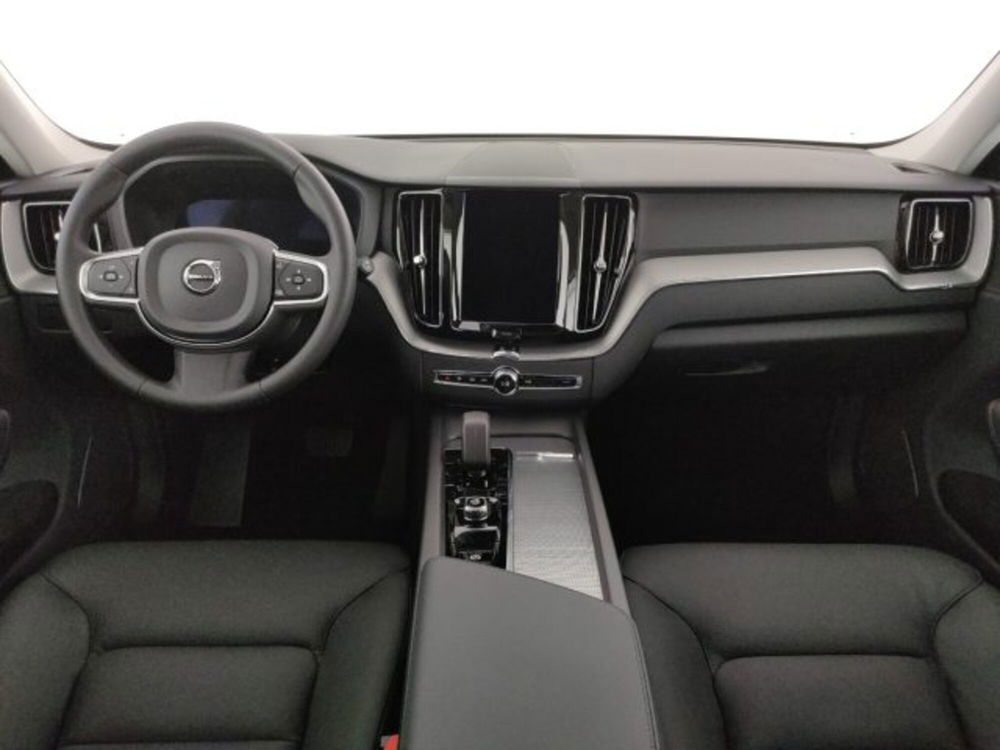 Volvo XC60 nuova a Modena (12)