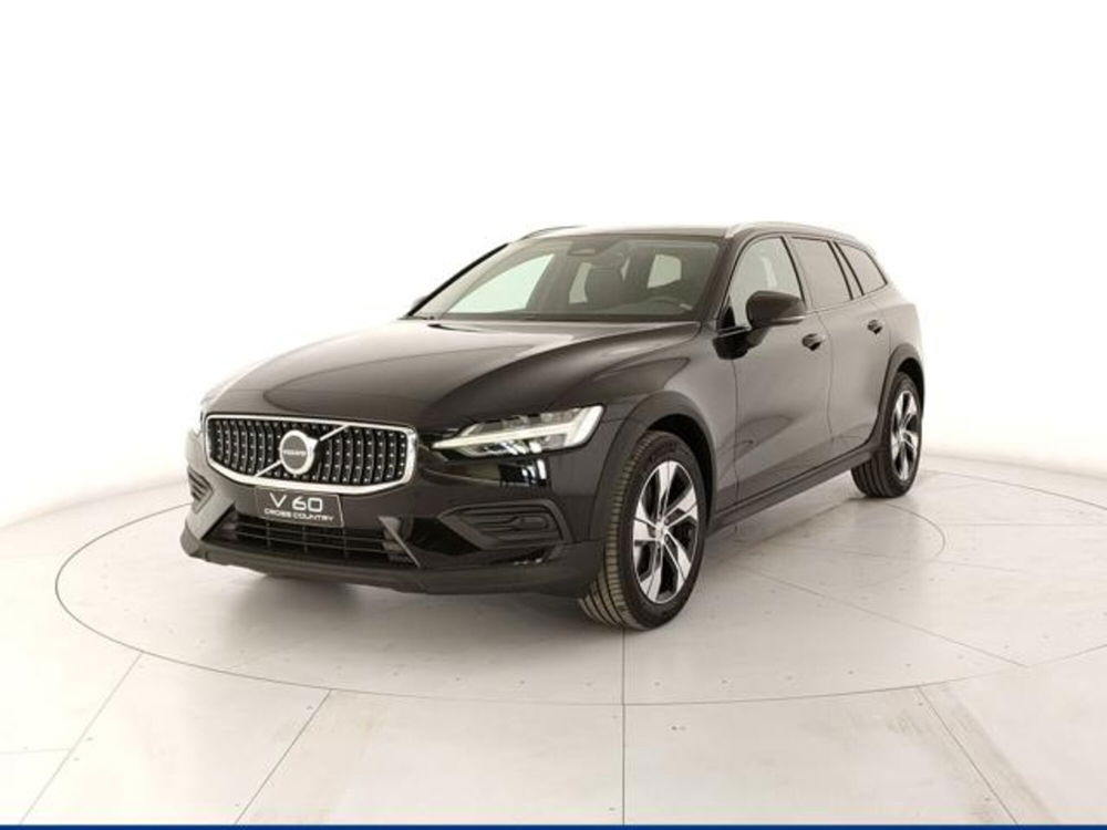 Volvo V60 Cross Country nuova a Modena (2)