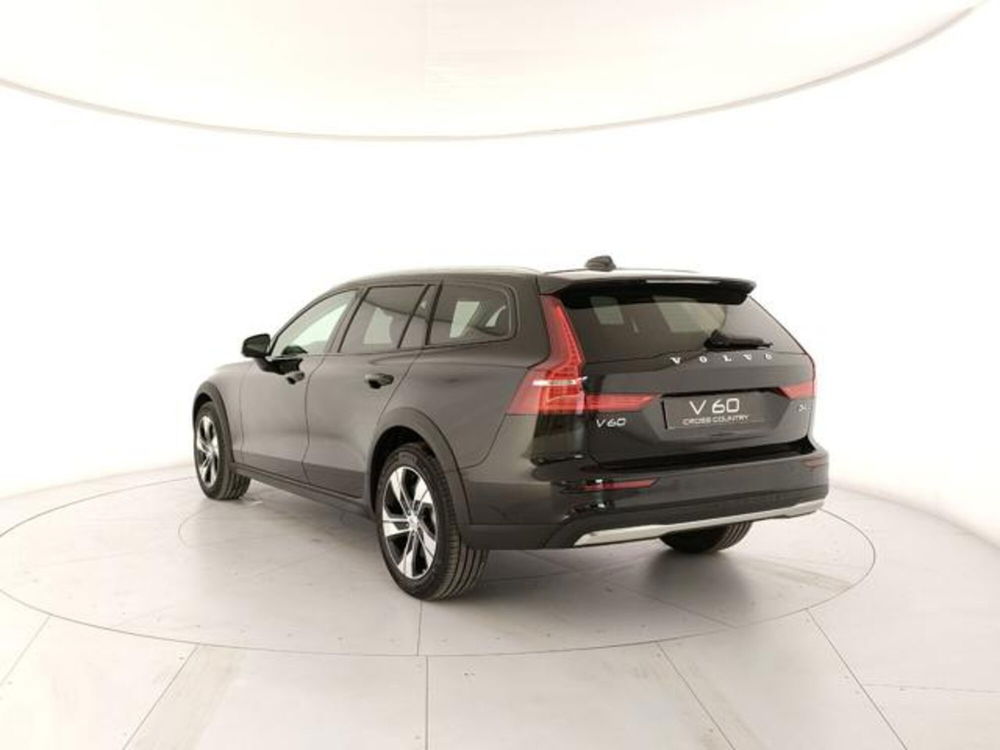 Volvo V60 Cross Country nuova a Modena (3)