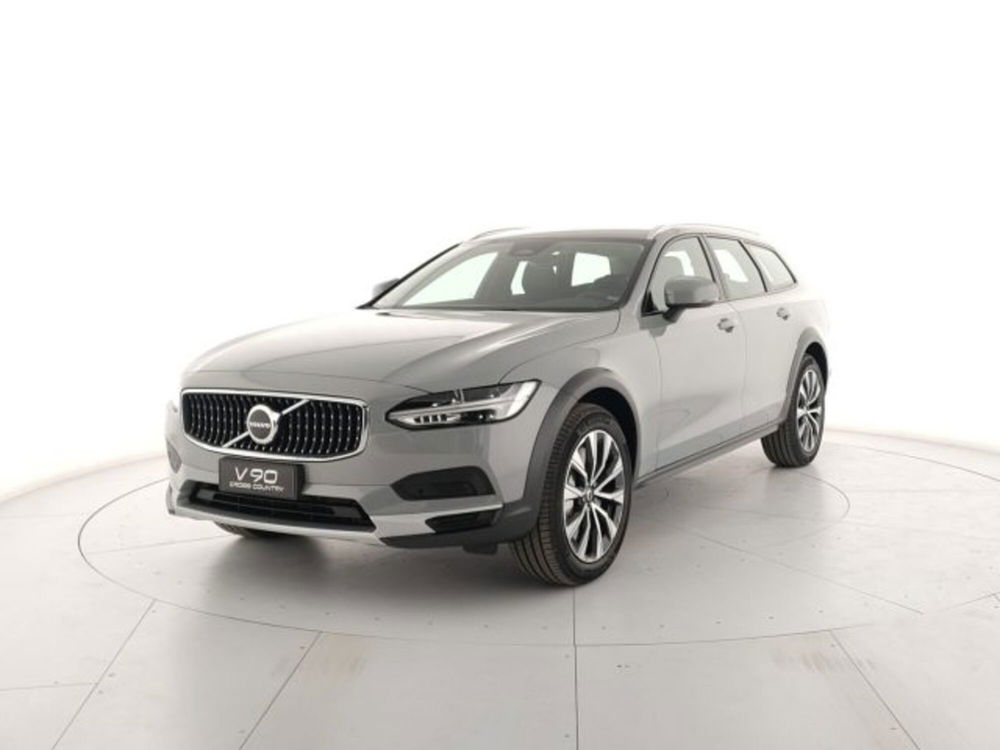 Volvo V90 Cross Country B5 AWD automatico Plus  nuova a Modena (2)