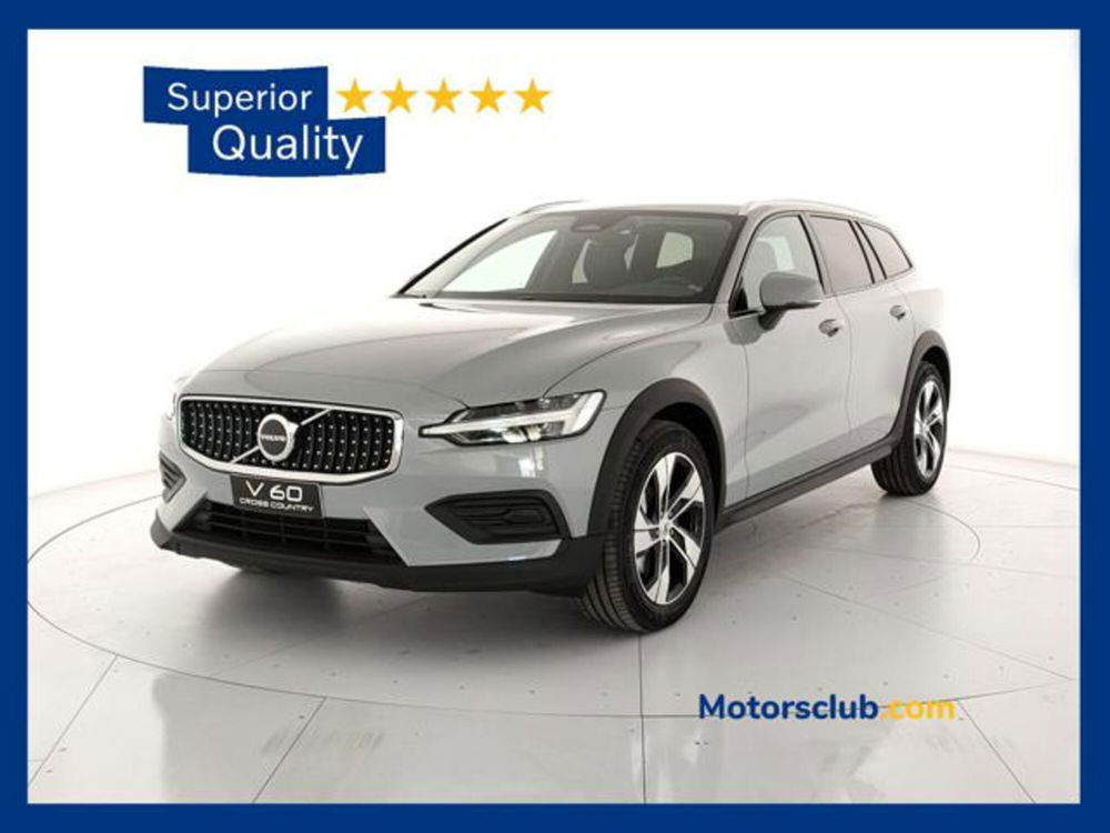 Volvo V60 Cross Country nuova a Modena