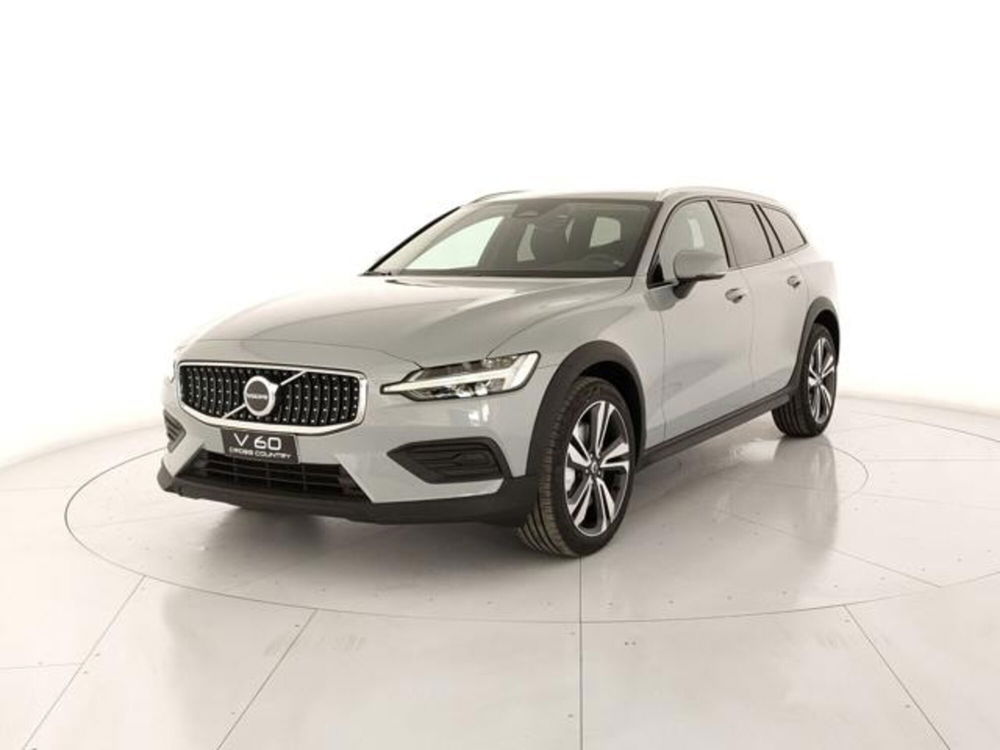 Volvo V60 Cross Country nuova a Modena (2)