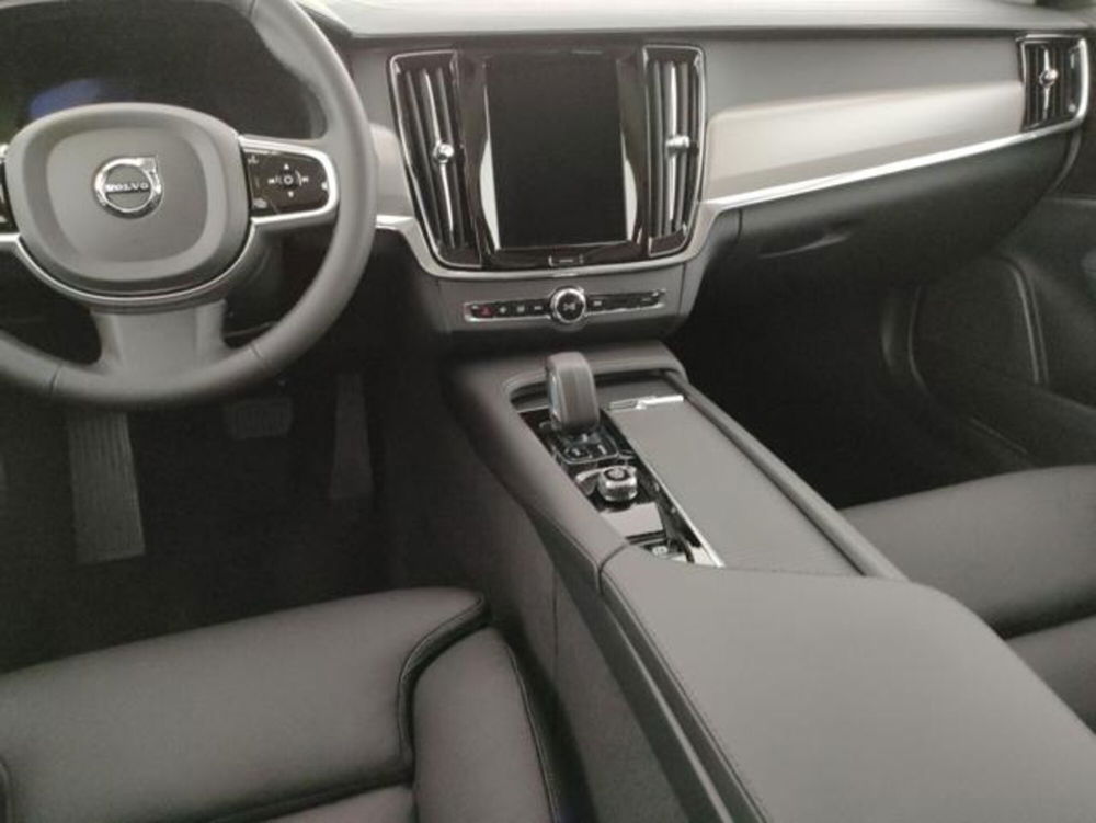 Volvo V90 nuova a Modena (14)