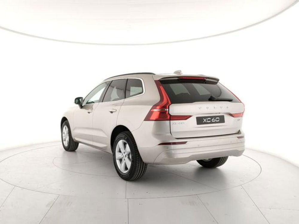 Volvo XC60 nuova a Modena (3)