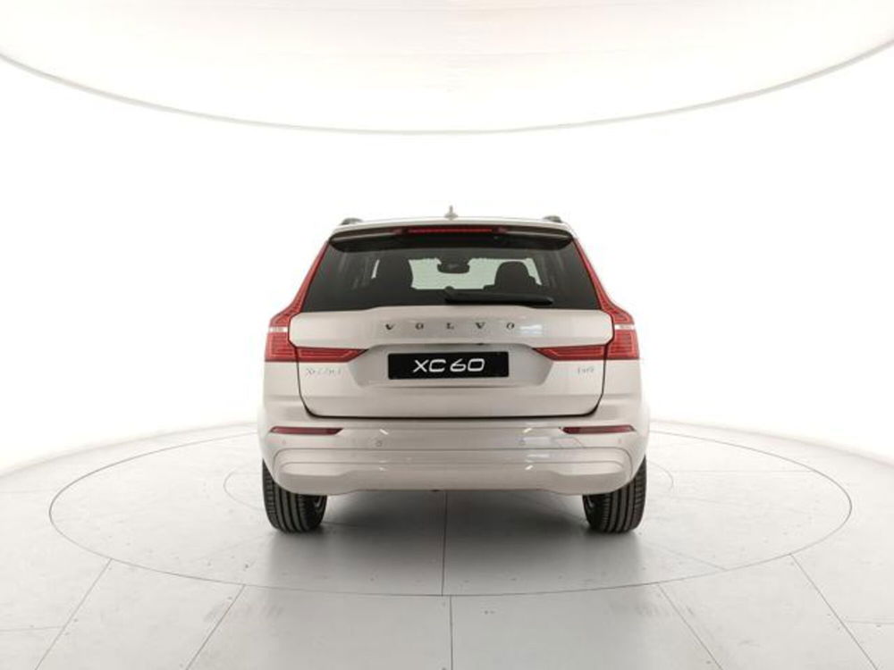 Volvo XC60 nuova a Modena (4)