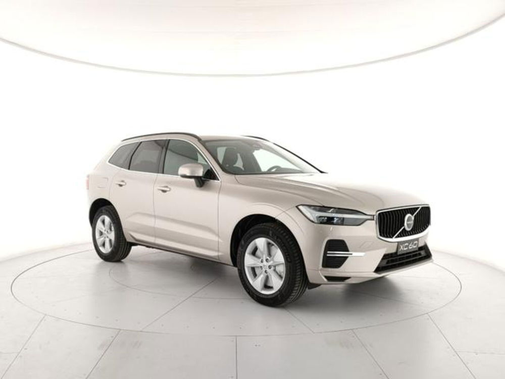 Volvo XC60 nuova a Modena (6)