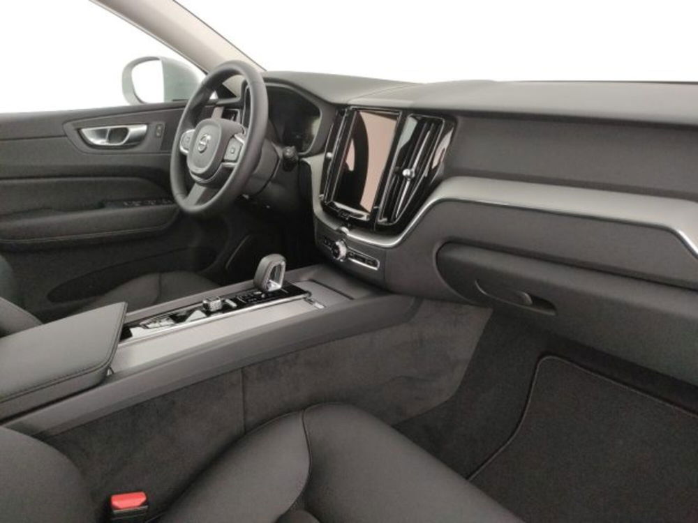 Volvo XC60 nuova a Modena (12)