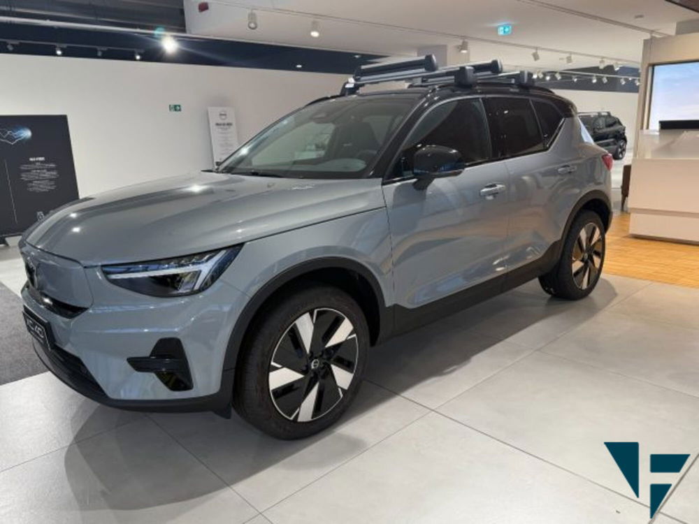 Volvo XC40 nuova a Udine (2)