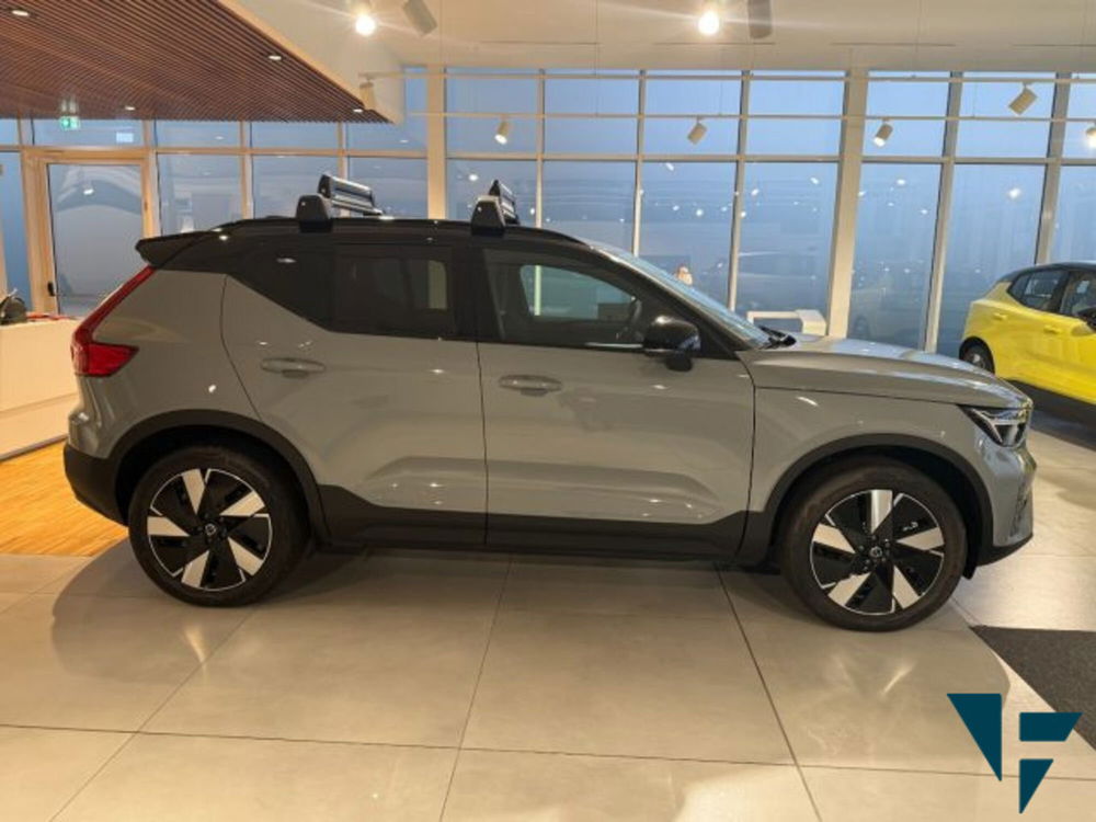 Volvo XC40 nuova a Udine (5)