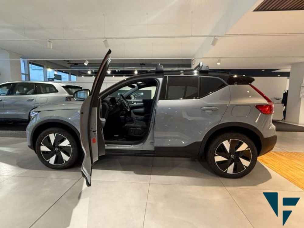 Volvo XC40 nuova a Udine (6)