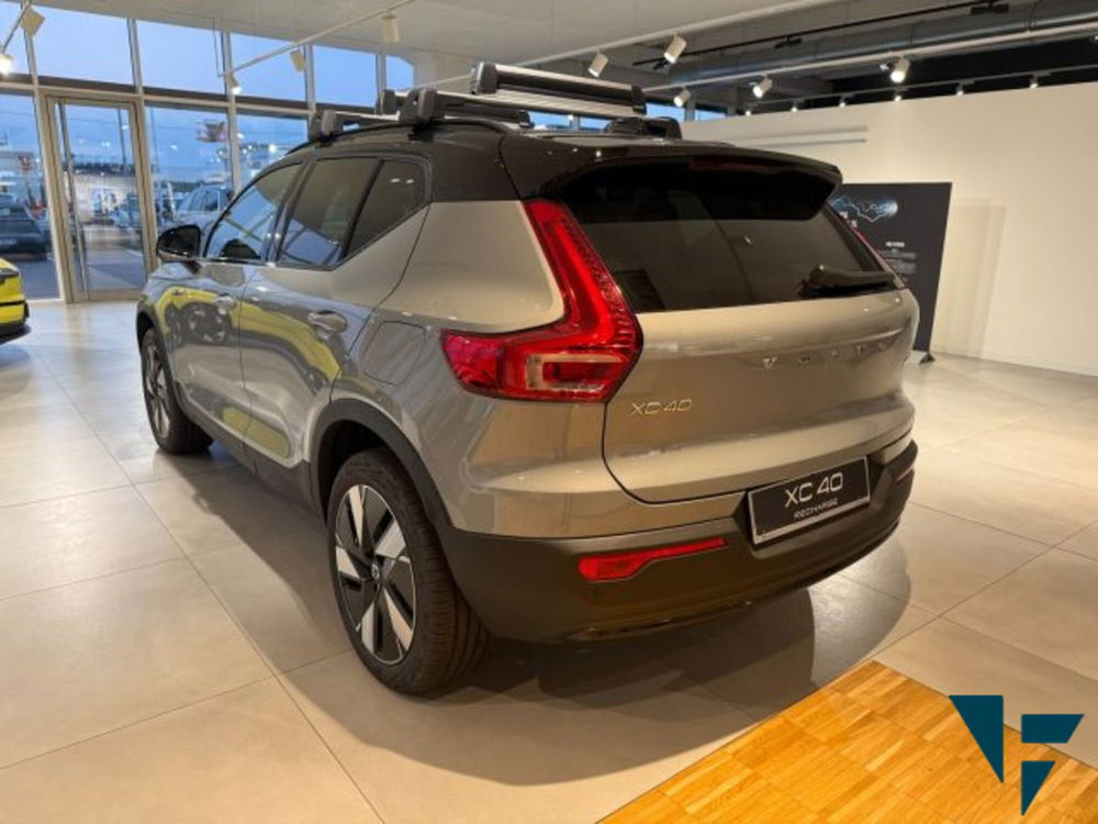 Volvo XC40 nuova a Udine (8)