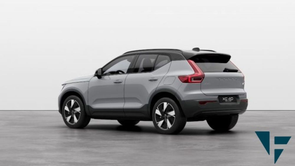 Volvo XC40 Recharge Pure Electric Single Motor RWD Core nuova a Tavagnacco (4)