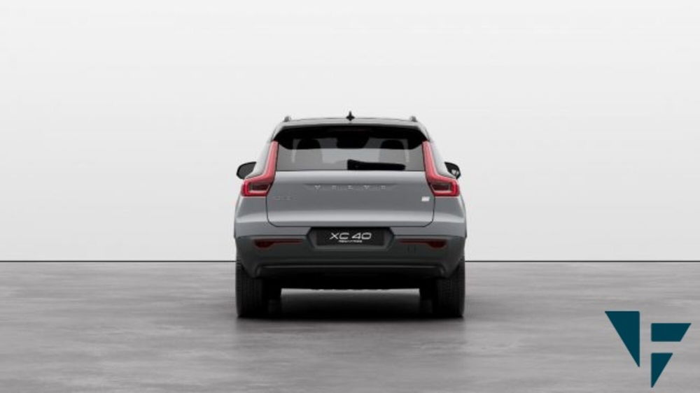 Volvo XC40 nuova a Udine (6)