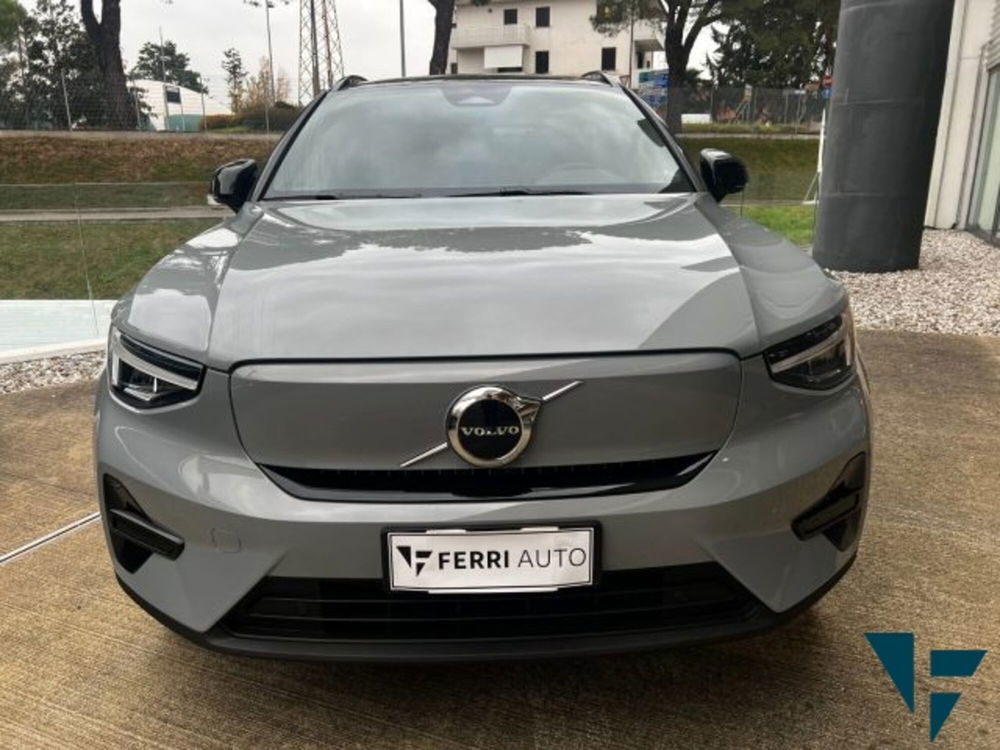 Volvo XC40 nuova a Udine (2)