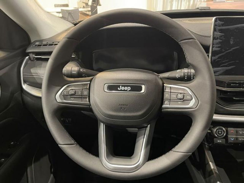 Jeep Compass nuova a Aosta (11)