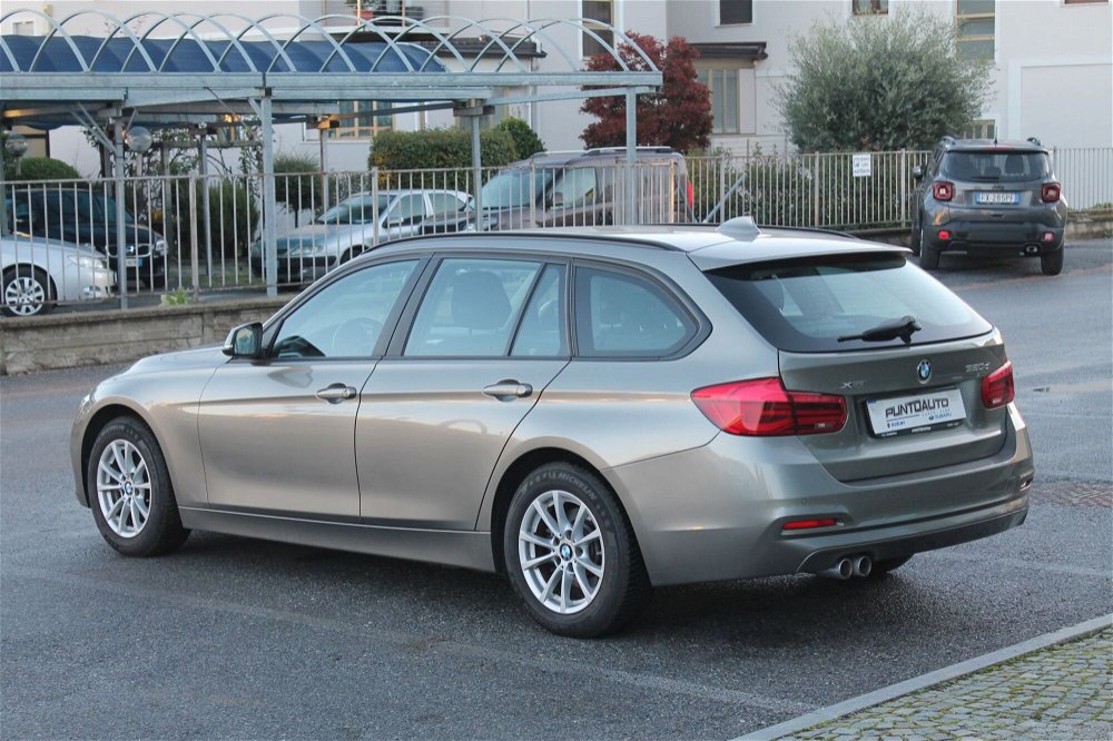 BMW Serie 3 Touring 320d xDrive  Business Advantage  del 2018 usata a Cuneo (3)