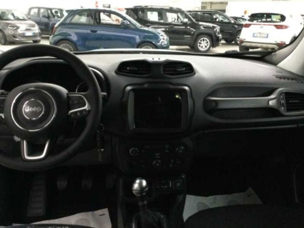 Jeep Renegade nuova a Lecce (13)