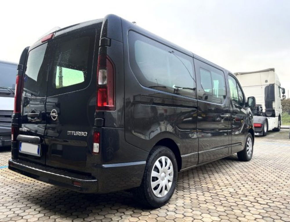 Opel Vivaro Furgone 29 1.6 BiTurbo 145CV S&S EcoFLEPC-TN Combi  del 2018 usata a Filago (4)