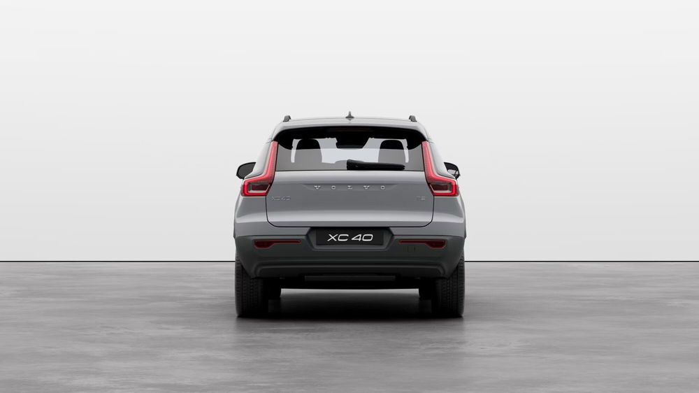 Volvo XC40 B3 automatico Essential  nuova a Ferrara (5)