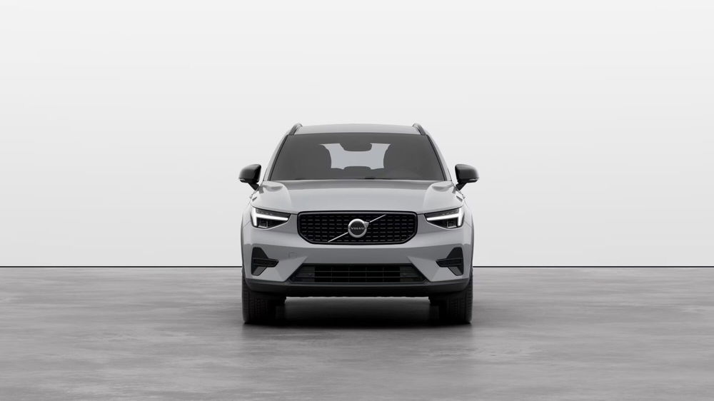 Volvo XC40 B4 automatico Plus Dark  nuova a Ferrara (2)