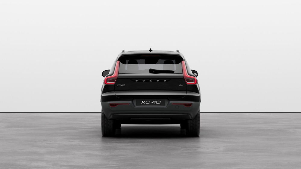 Volvo XC40 B4 automatico Ultimate Dark  nuova a Ferrara (5)