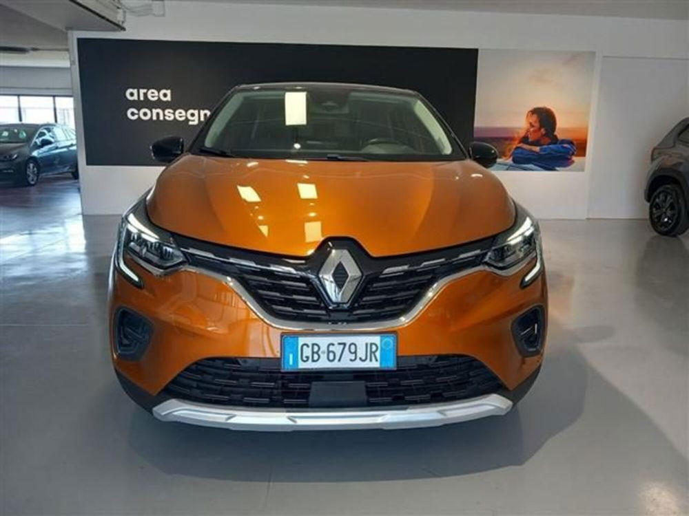 Renault Captur Plug-in Hybrid E-Tech 160 CV Intens  del 2020 usata a Civitanova Marche (3)