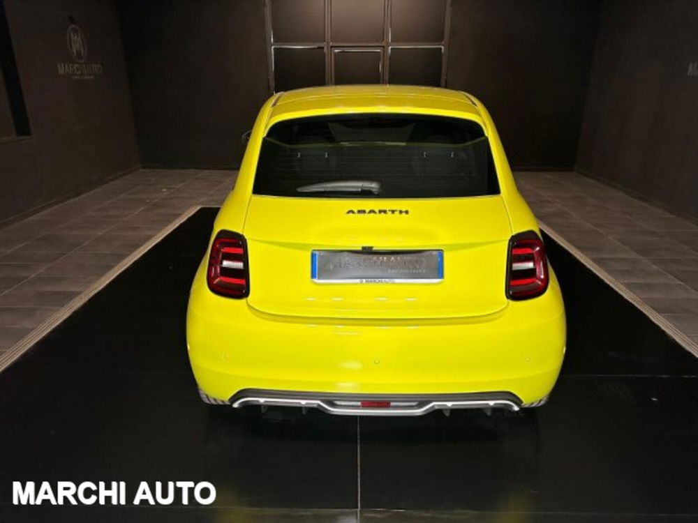 Abarth 500e Cabrio nuova a Perugia (6)