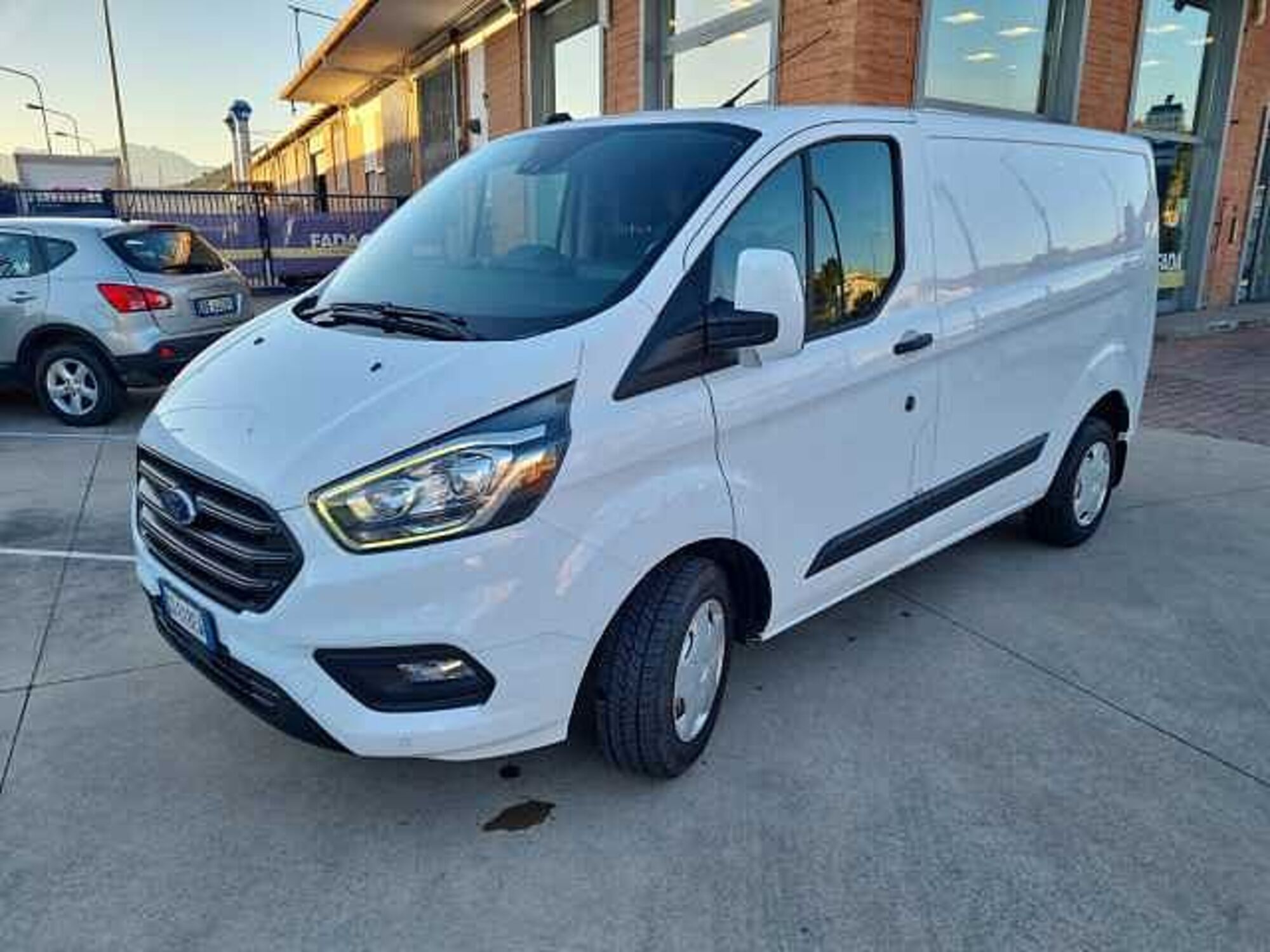 Ford Transit Custom Furgone 300 2.0 TDCi 130 PL Furgone Titanium  del 2020 usata a Salerno