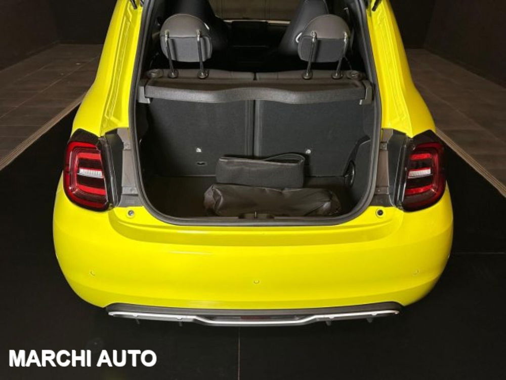 Abarth 500e Cabrio nuova a Perugia (20)