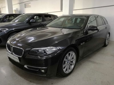 BMW Serie 5 Touring 520d xDrive  Business aut.  del 2016 usata a Salerno