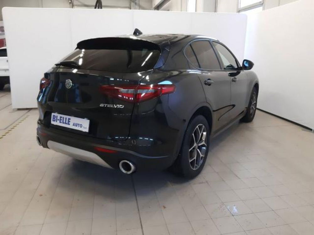 Alfa Romeo Stelvio usata a Padova (6)