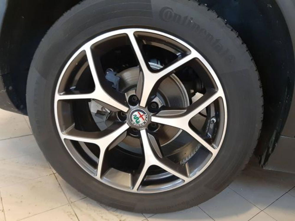 Alfa Romeo Stelvio usata a Padova (7)