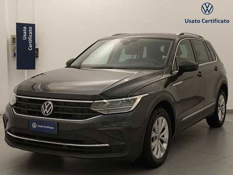 Volkswagen Tiguan 1.5 TSI ACT Life del 2020 usata a Busto Arsizio