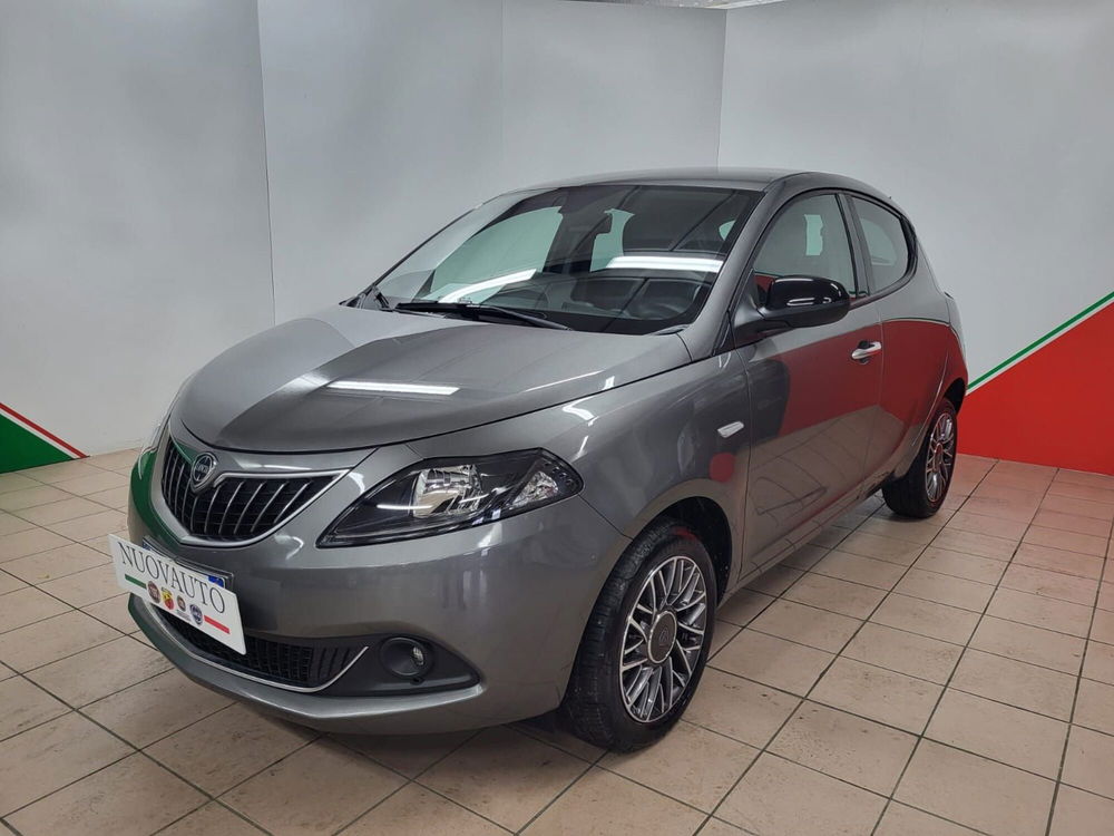 Lancia Ypsilon nuova a Arezzo