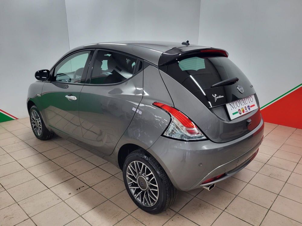 Lancia Ypsilon nuova a Arezzo (3)