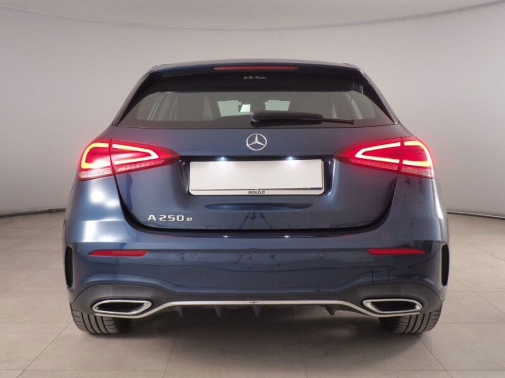 Mercedes-Benz Classe A 250 e Automatic EQ-Power Premium del 2021 usata a Palermo (4)