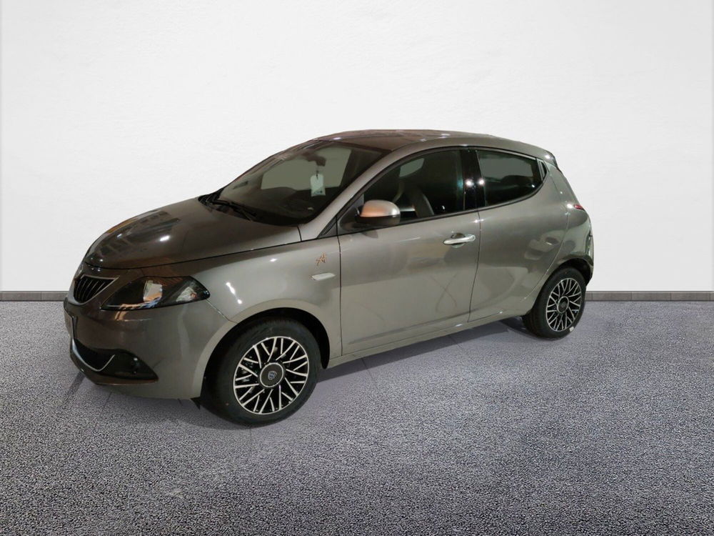 Lancia Ypsilon 1.0 FireFly 5 porte S&S Hybrid Alberta Ferretti nuova a Pordenone