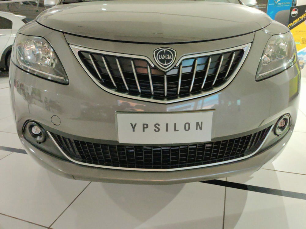 Lancia Ypsilon nuova a Pordenone (20)