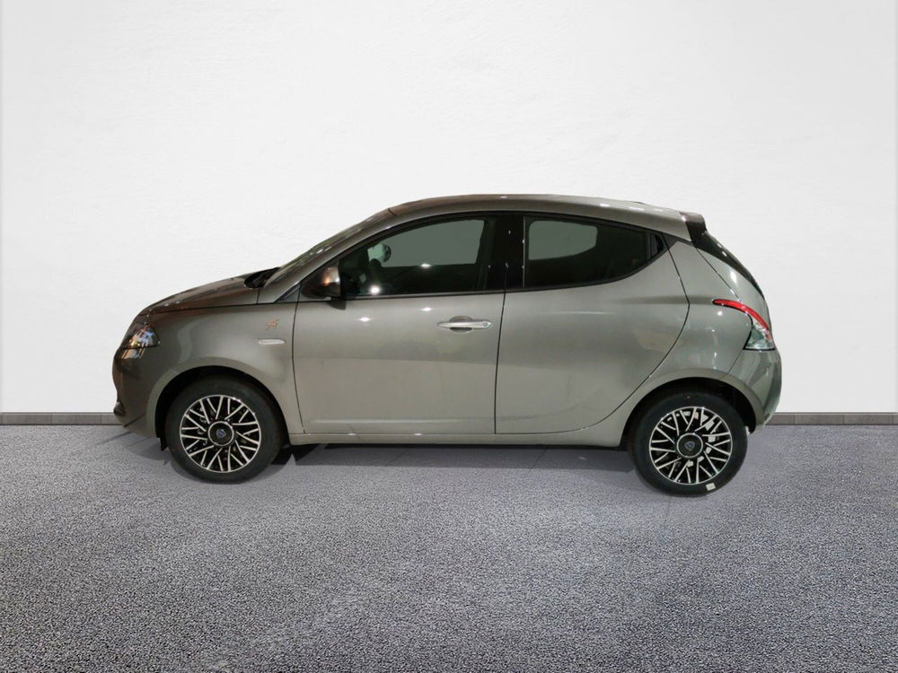 Lancia Ypsilon nuova a Pordenone (4)