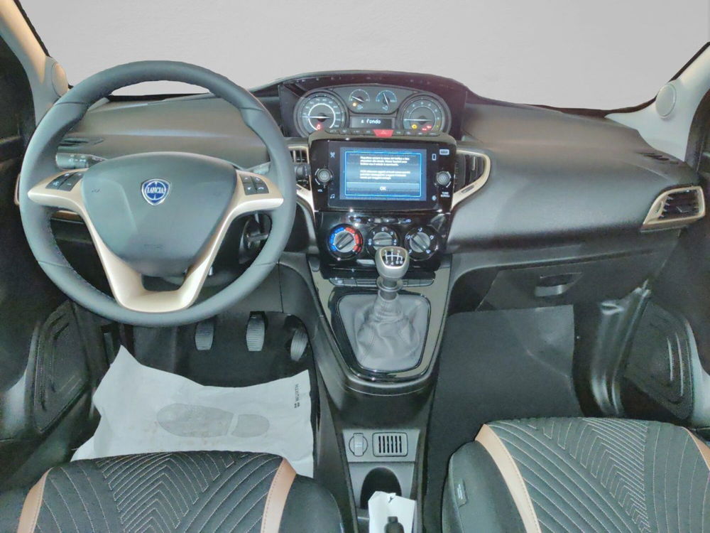 Lancia Ypsilon nuova a Pordenone (8)