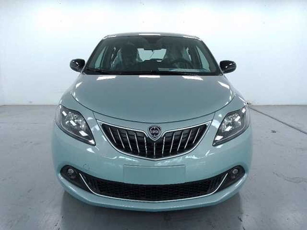 Lancia Ypsilon nuova a Cuneo (2)