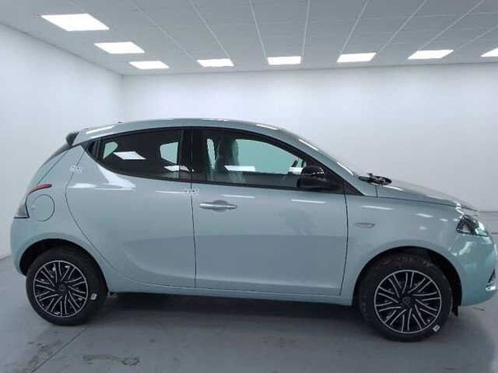 Lancia Ypsilon nuova a Cuneo (4)