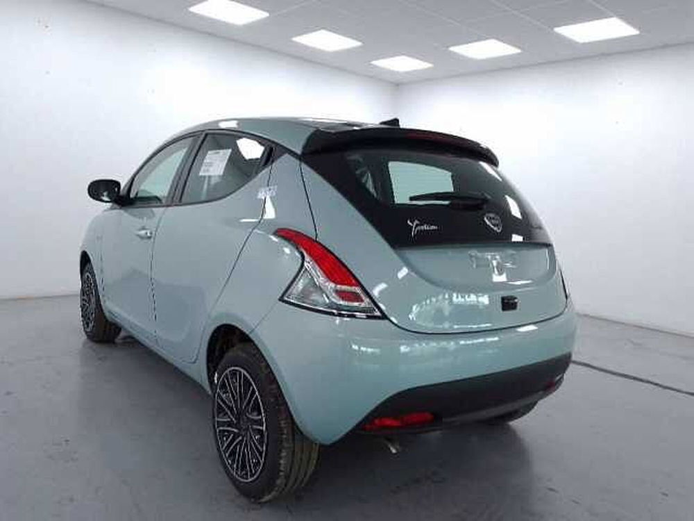 Lancia Ypsilon nuova a Cuneo (6)