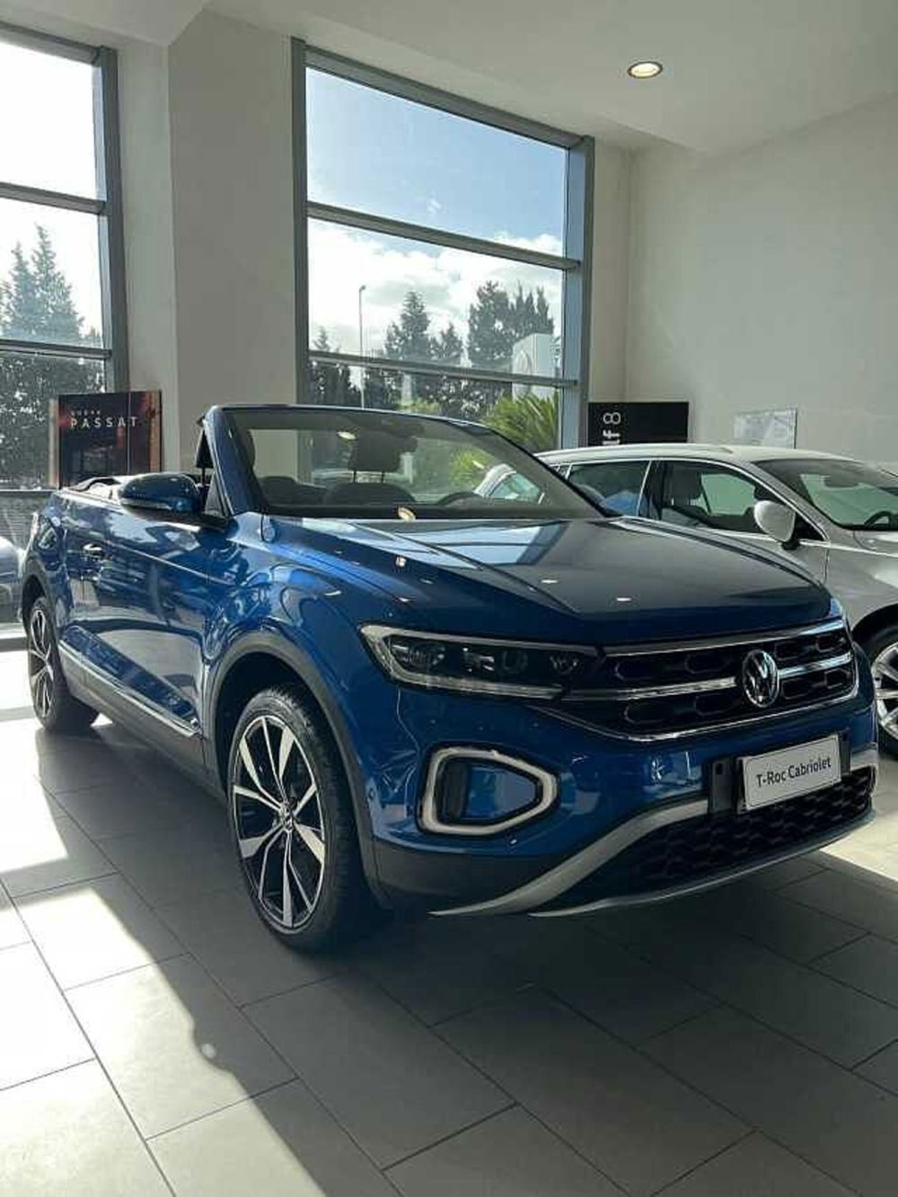 Volkswagen T-Roc Cabrio nuova a Cagliari (2)