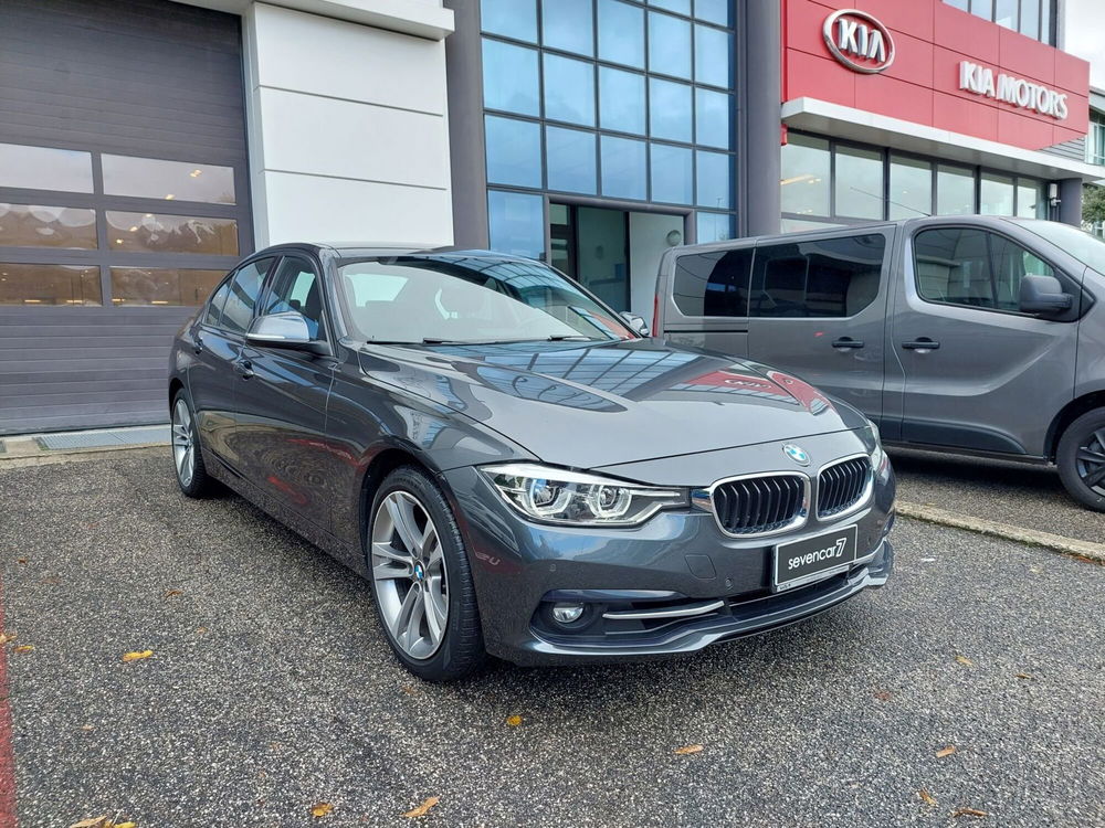 BMW Serie 3 318i Business Advantage aut.  del 2018 usata a Verona (2)