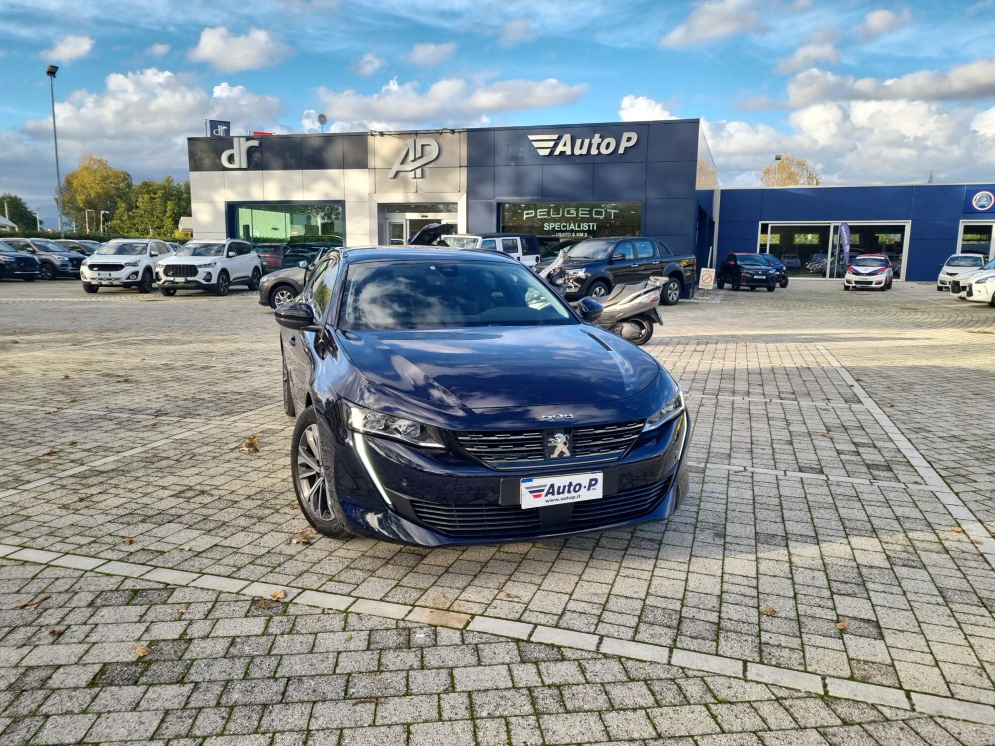 Peugeot 508 SW 1.6 phev Allure 225cv e-eat8 del 2022 usata a Lucca