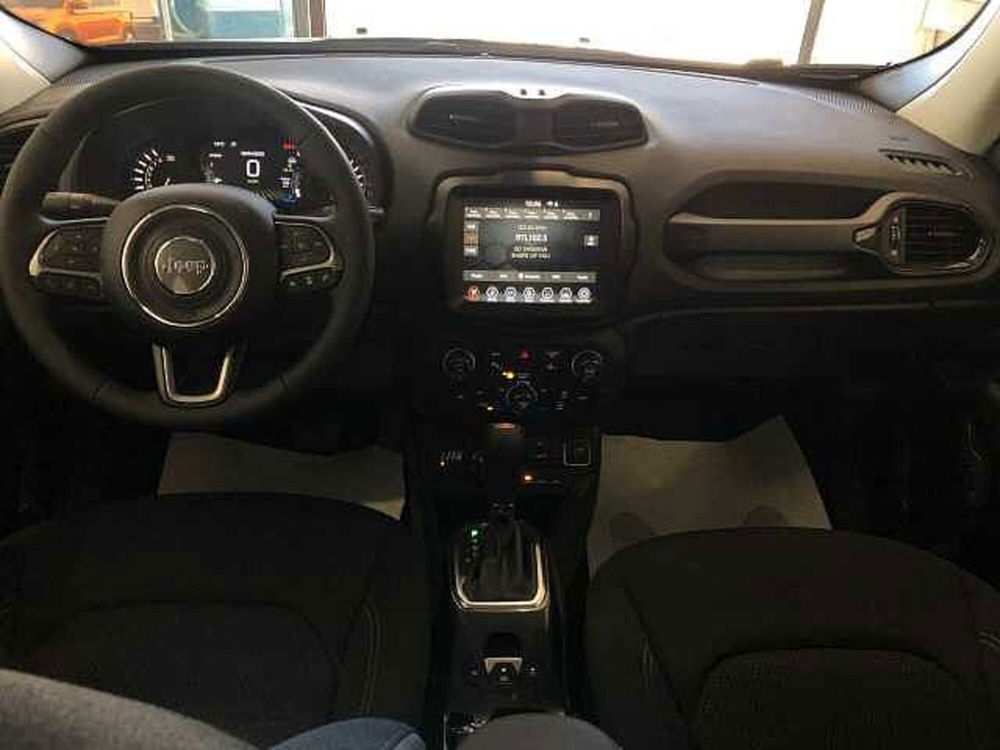 Jeep Renegade nuova a Ancona (9)